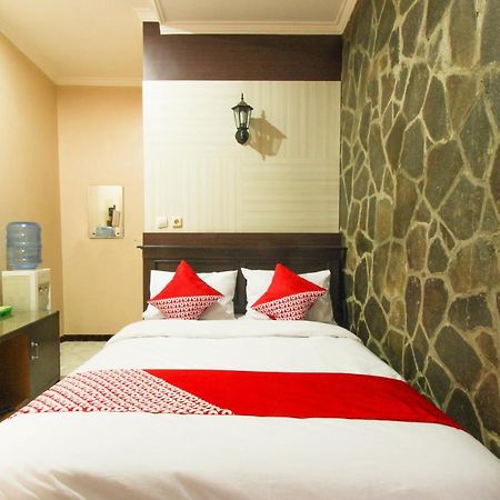 Oyo 820 Abad Baru Hotel Pangandaran Exterior photo