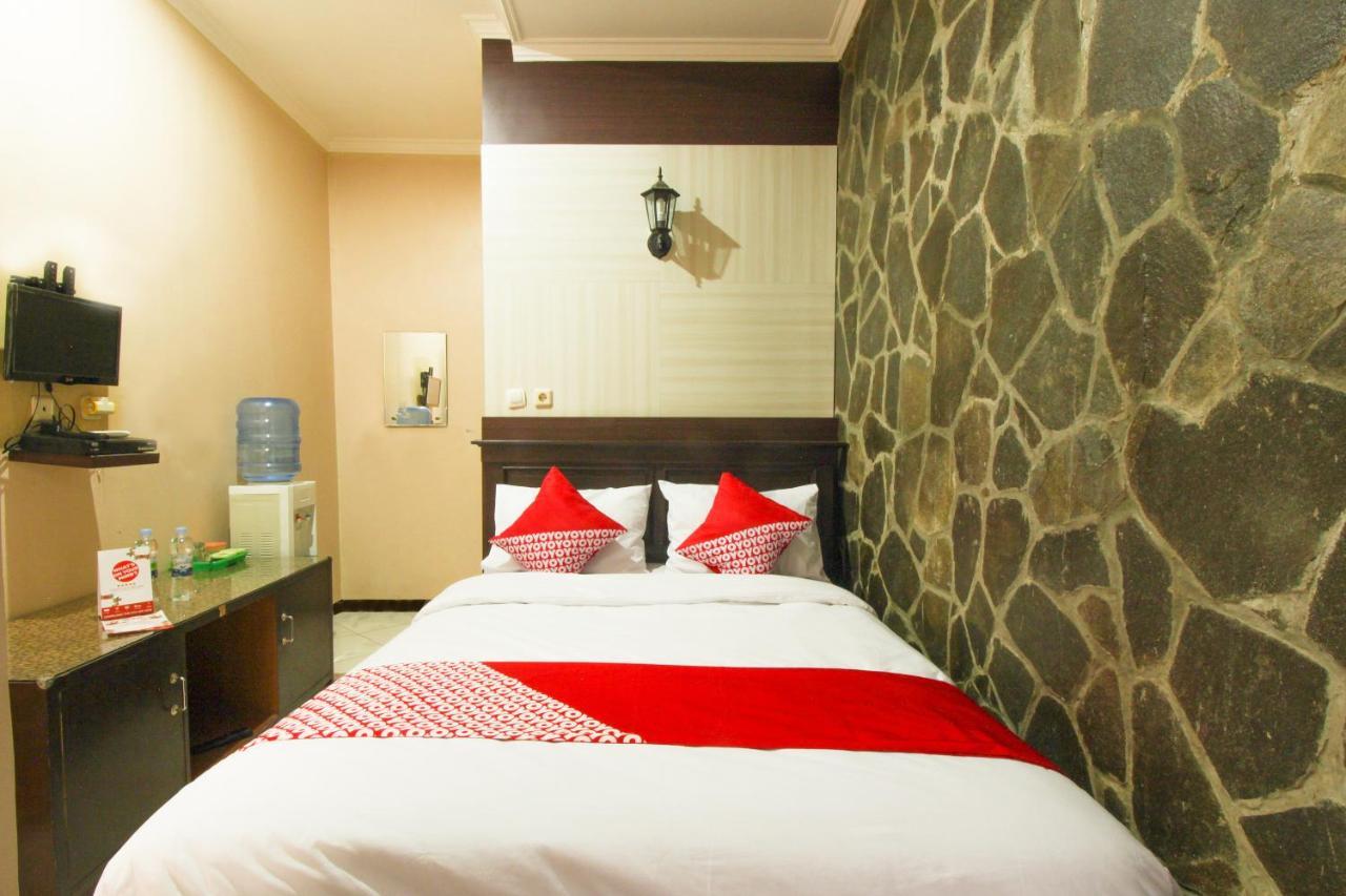 Oyo 820 Abad Baru Hotel Pangandaran Exterior photo