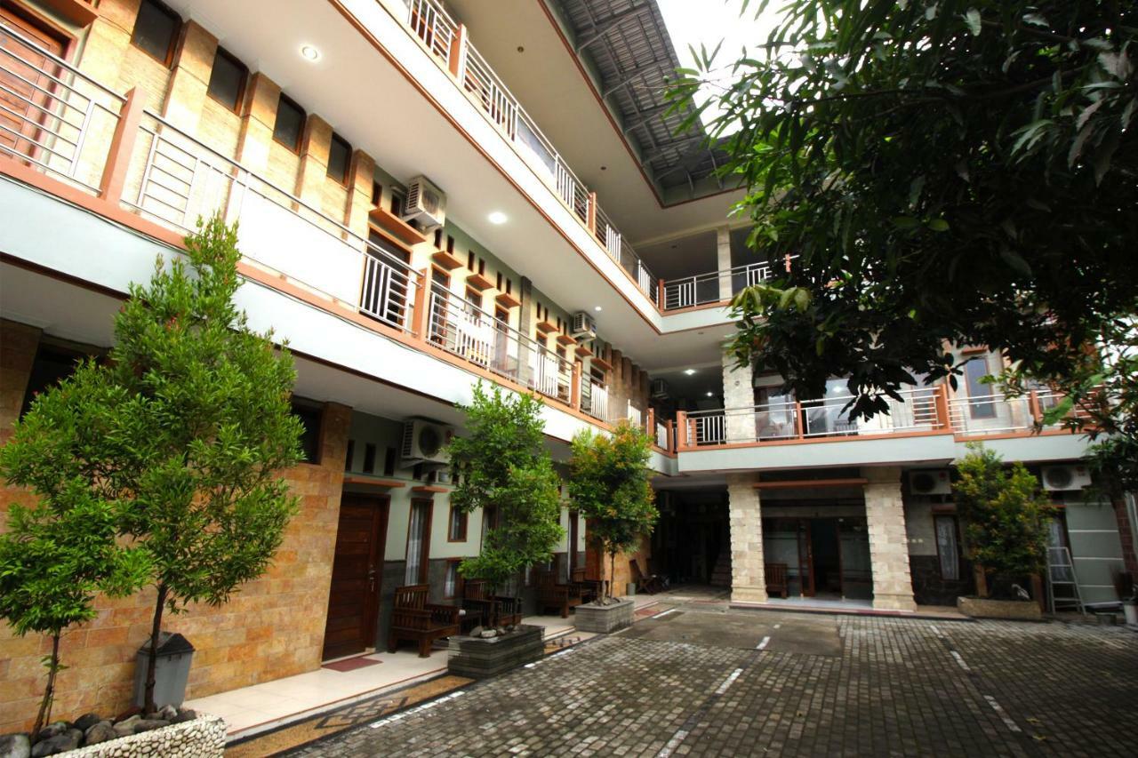 Oyo 820 Abad Baru Hotel Pangandaran Exterior photo
