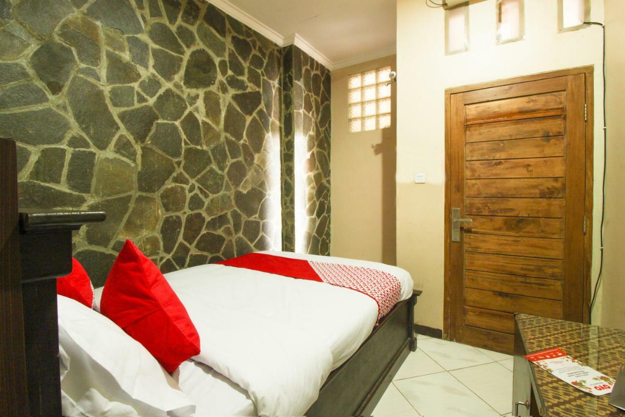 Oyo 820 Abad Baru Hotel Pangandaran Exterior photo