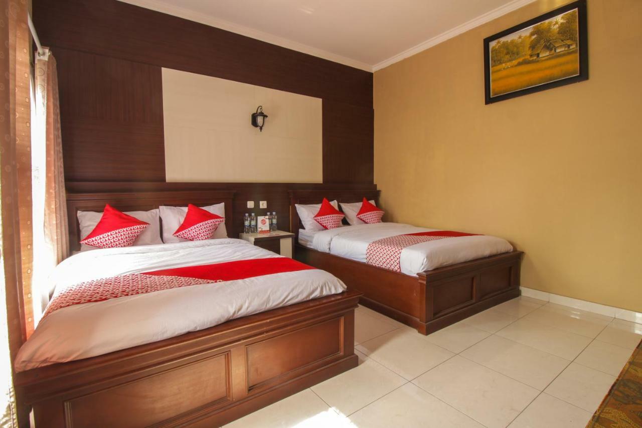 Oyo 820 Abad Baru Hotel Pangandaran Exterior photo